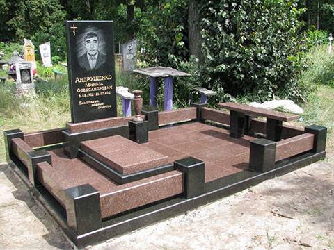 Памятник гранитный