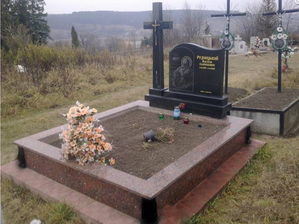 Горизонтальный памятник