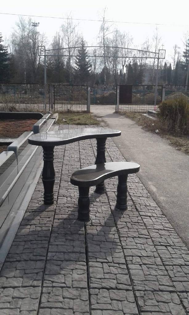 Лавка и столик на могилу