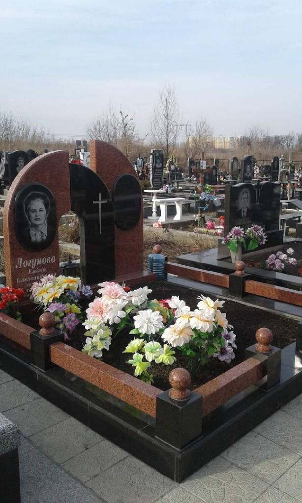 Вертикальный памятник