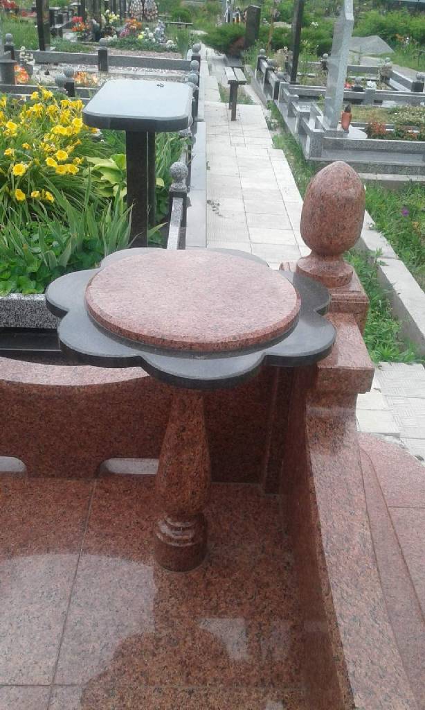 Лавка и столик на могилу