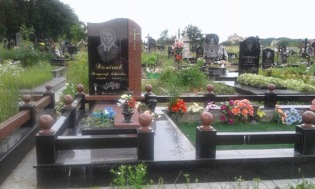 Одинарный памятник