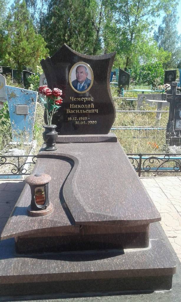 Вертикальный памятник