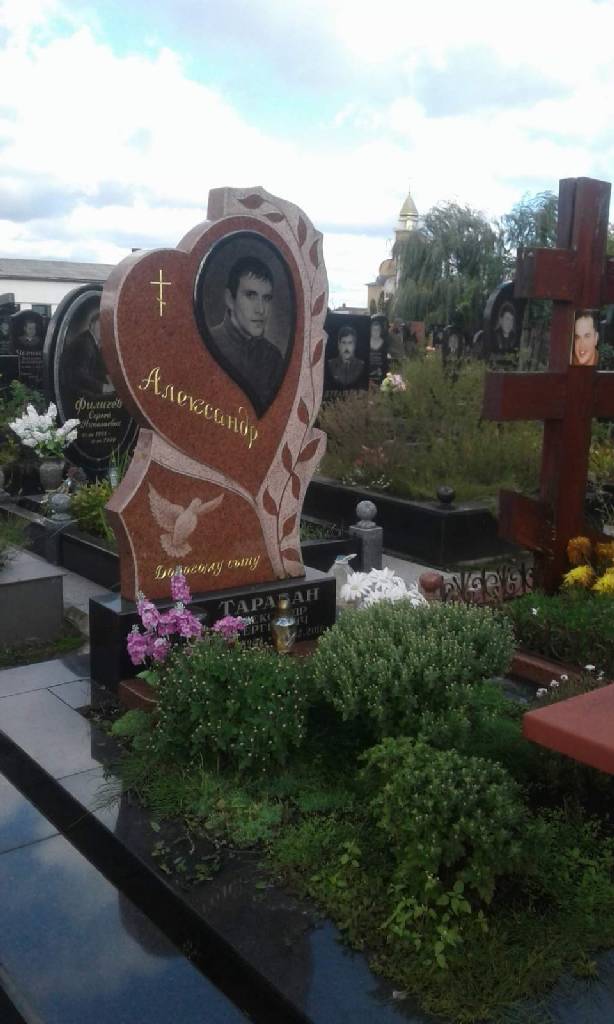 Памятник гранитный