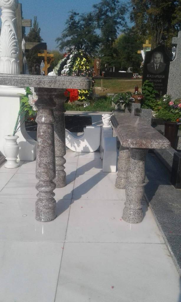 Лавка и столик на могилу