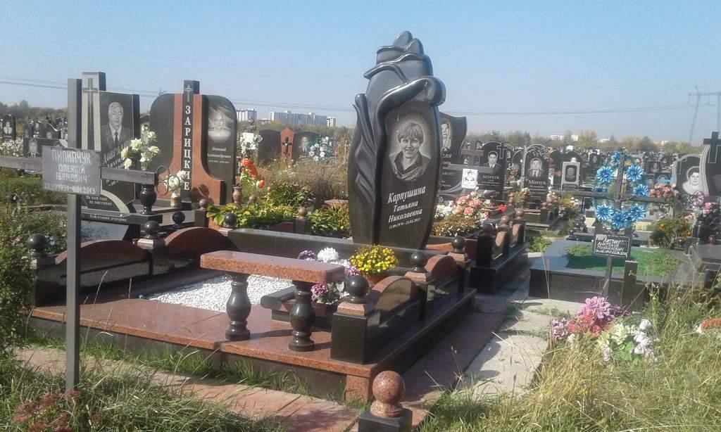Памятник гранитный
