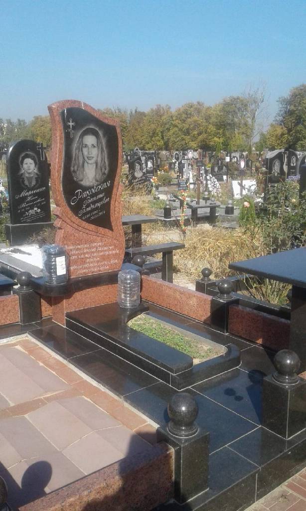 Вертикальный памятник