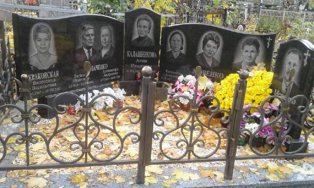Памятник гранитный
