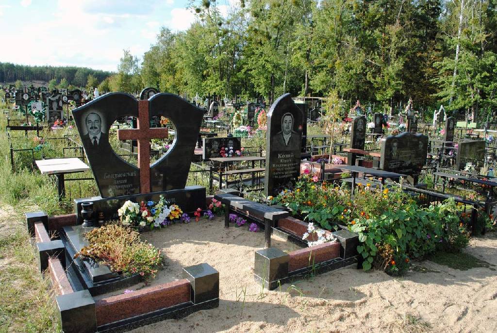 Памятник гранитный
