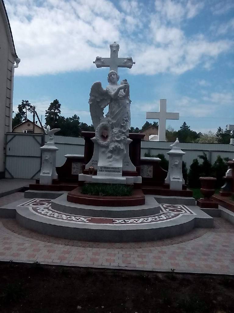 Комплекс из гранита и мрамора