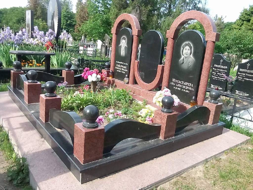 Памятник гранитный