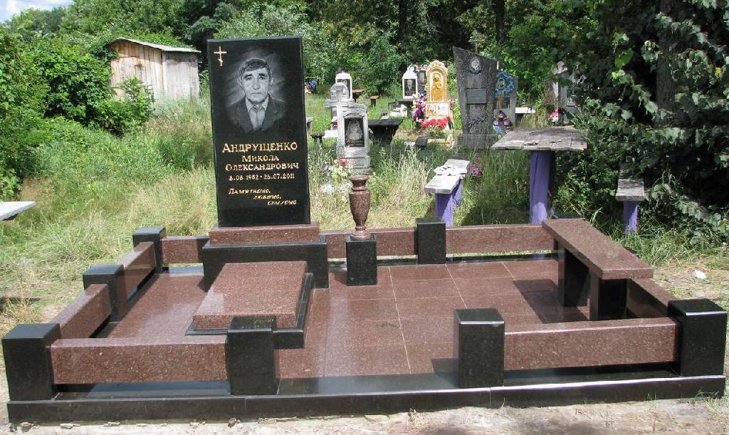 Заливка плато под памятник