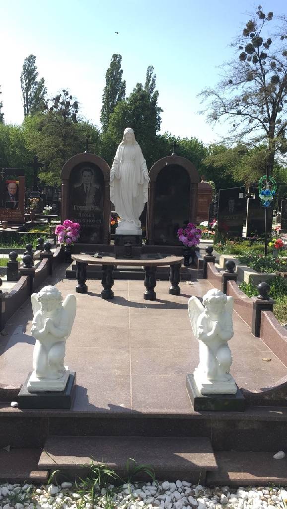 Комплекс из гранита и мрамора