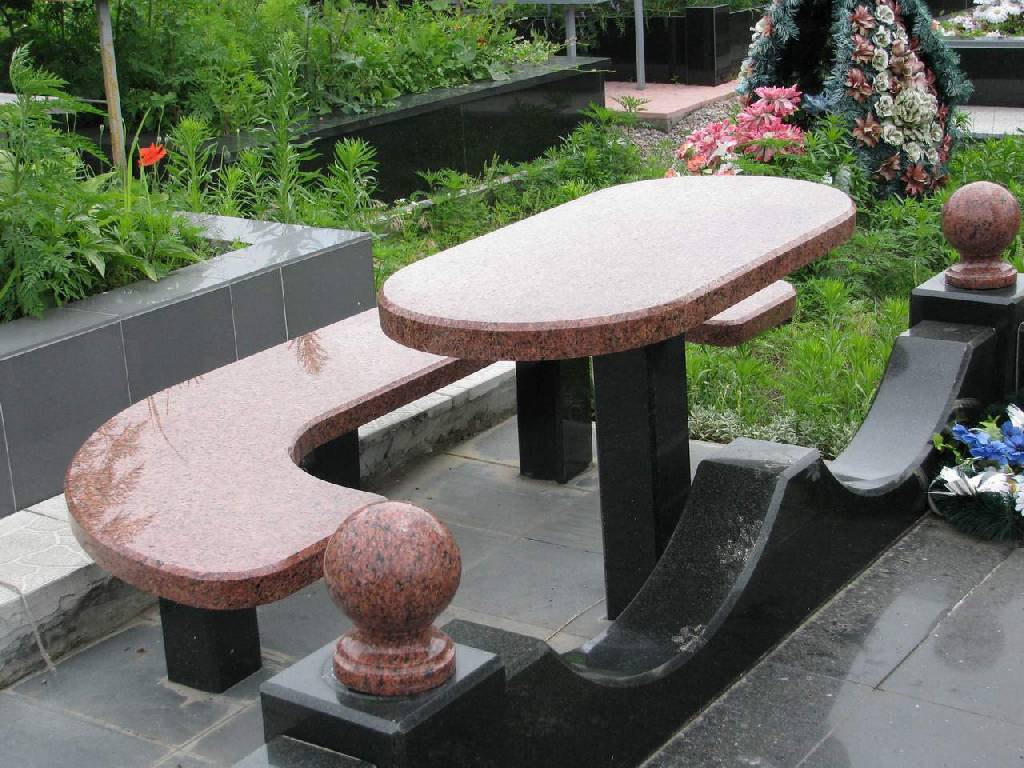 Лавка и столик на могилу