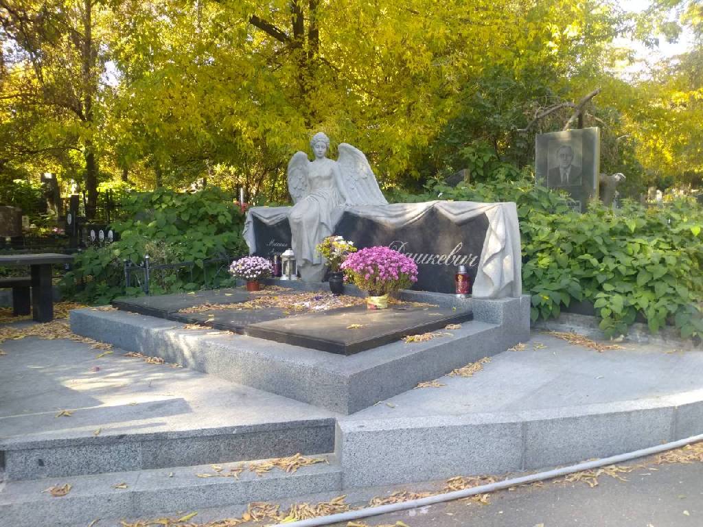 Эксклюзивный памятник