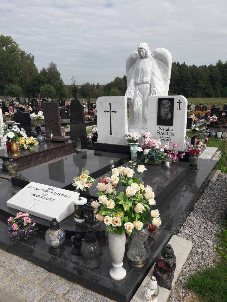 Комплекс из гранита и мрамора