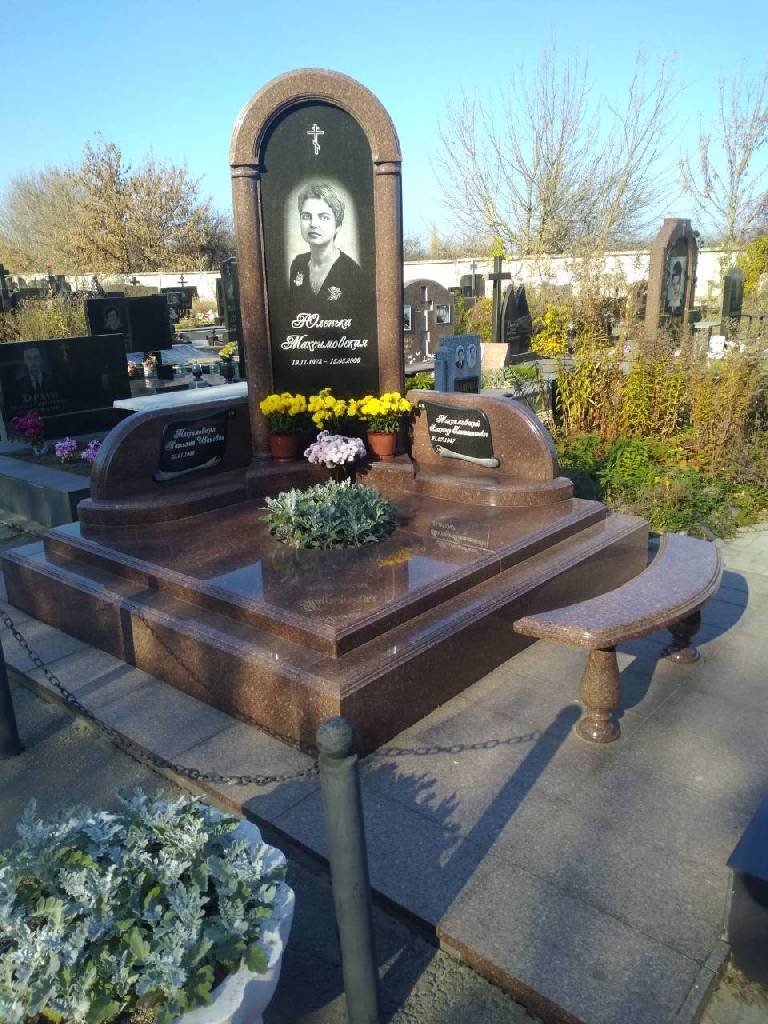 Памятник гранитный