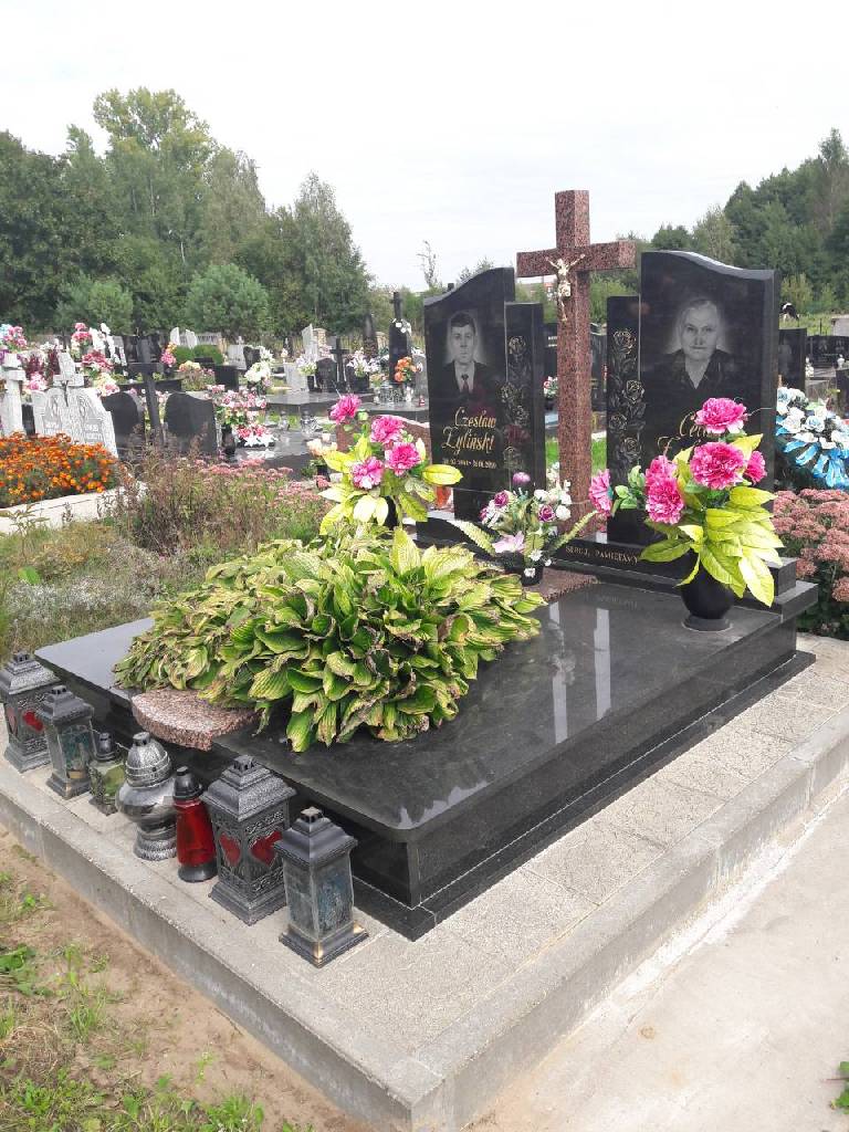 Памятник гранитный