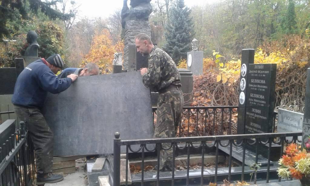 Монтажные/демонтажные работы памятника