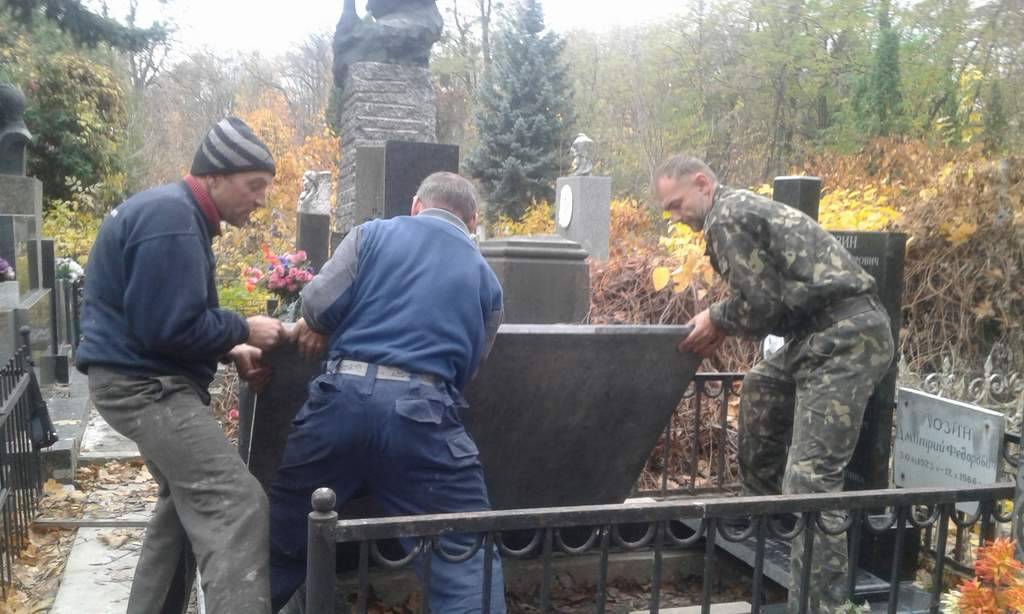 Монтажные/демонтажные работы памятника