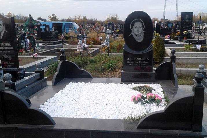 Вертикальный памятник