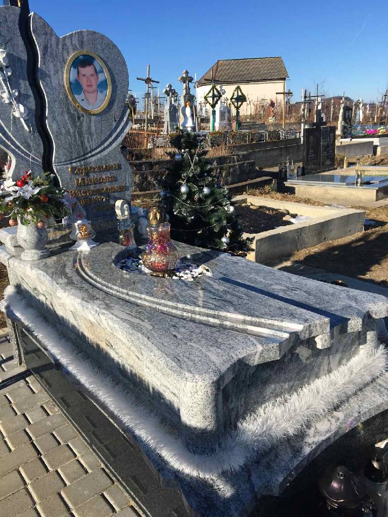 Эксклюзивный памятник