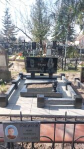 Подвійні пам'ятники